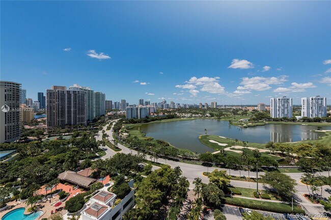 Building Photo - 3701 N Country Club Dr