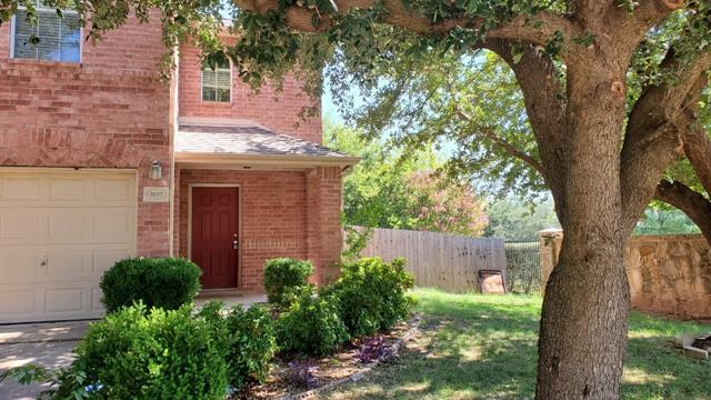Foto principal - 4037 Plymouth Dr