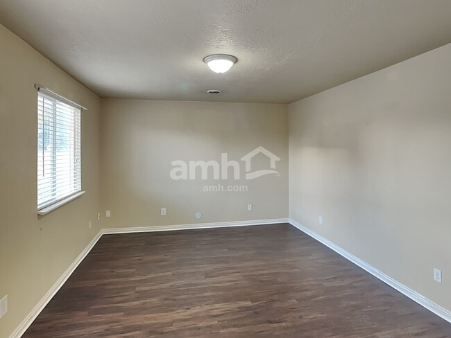 Building Photo - 579 N 1260 W