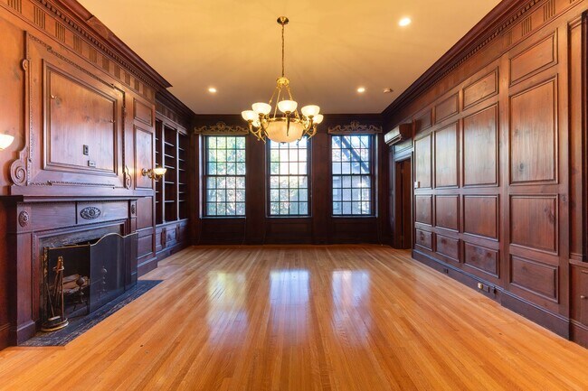 Building Photo - Back Bay Beauty, No Pets and No Smoking