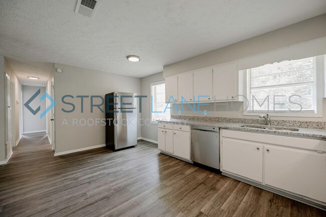 Building Photo - Charming 3 Bedroom in Columbus!