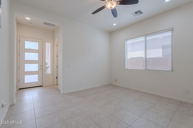 Foto del edificio - 2093 E Lantana Dr