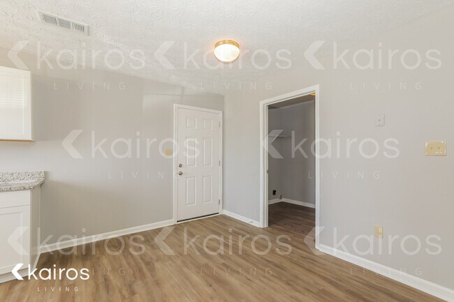 Building Photo - 325 Deerpark Drive