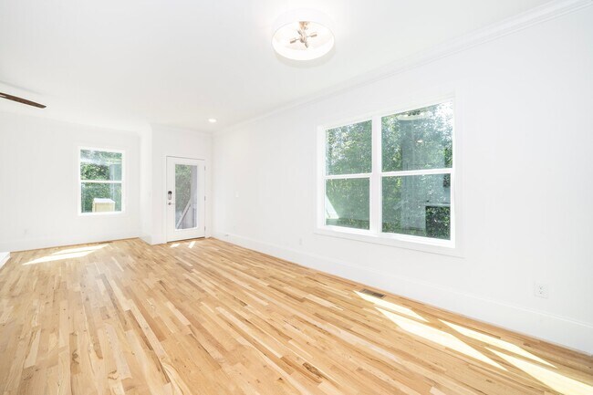 Foto del edificio - 3807 Burt Dr