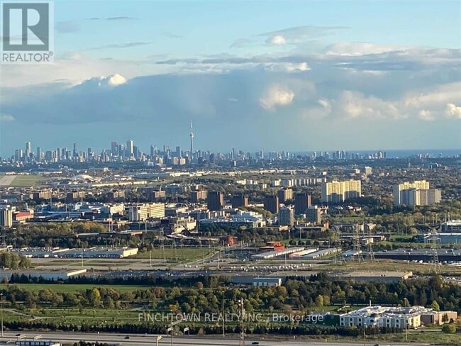 Photo du bâtiment - 950 Portage Pkwy