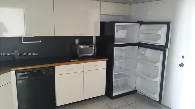 Foto del edificio - 2750 NE 183rd St