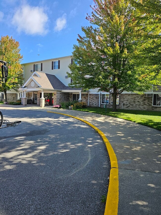 Building Photo - Pineview Apartments (55 and older community)