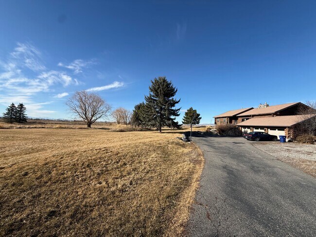 Foto del edificio - 545 Coulee Dr