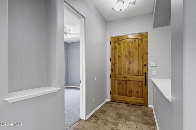 Foto del edificio - Gilbert 4 Bed & 3 Bath on HUGE LOT - Acre+...