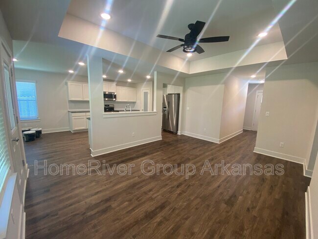 Building Photo - 1309 Valley Dr