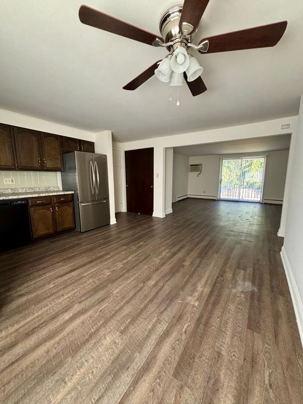 Building Photo - 21 Losson Garden Dr