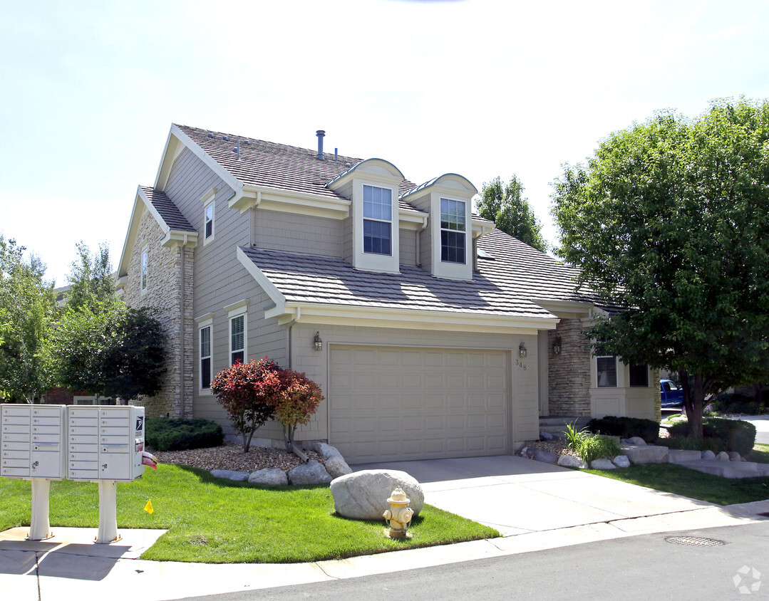 Primary Photo - Villas At Cherry Hills