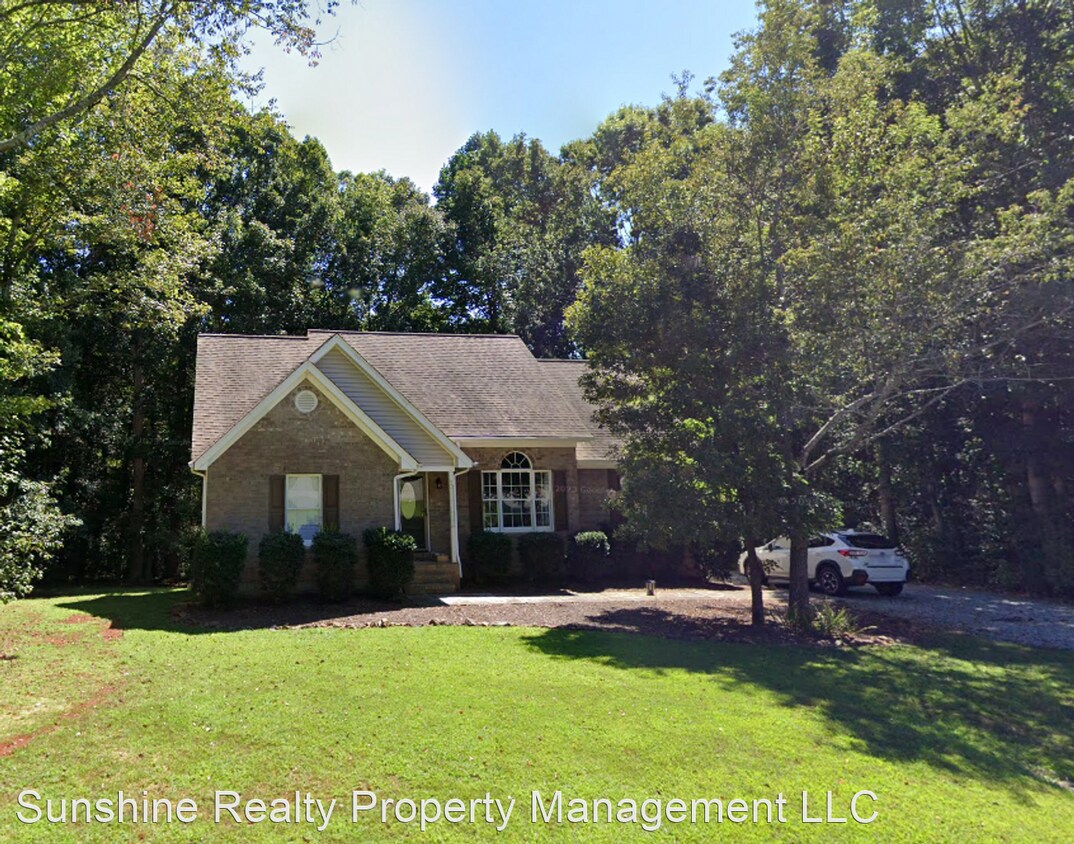 3 br, 2 bath House 5880 S Spring Flowers... House Rental in Graham