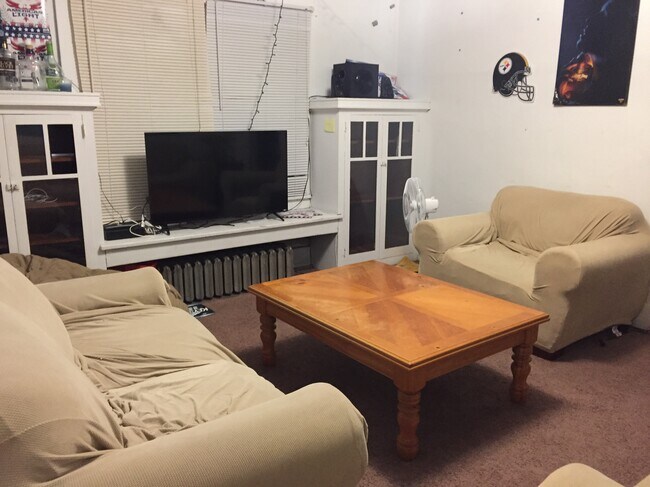 livingroom - 3436 Ward St