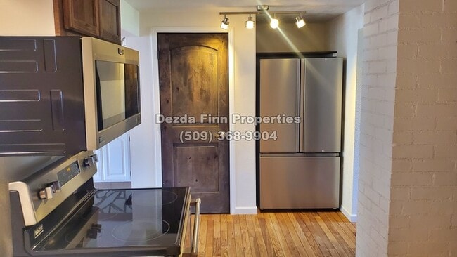 Building Photo - Immaculately Kept and Spacious Shadle Home