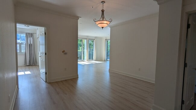 Dining room - 196 SE Spokane St