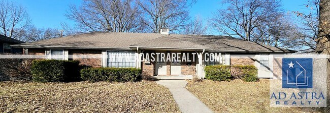 Foto del edificio - Spacious Duplex in Independence-Available ...