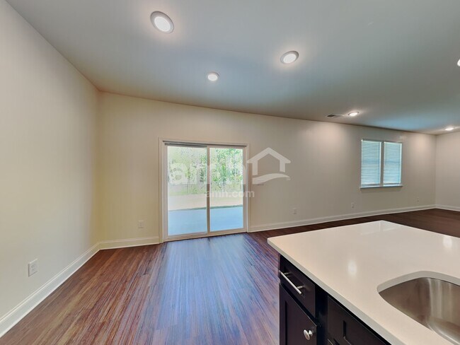 Building Photo - 180 Pecan Dr