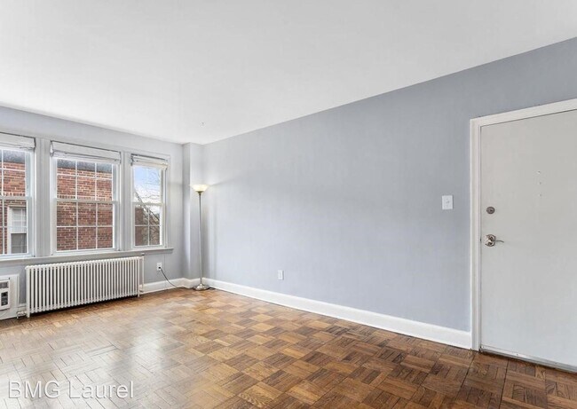 Foto del edificio - 1 br, 1 bath House - 4491 MacArthur Blvd N...