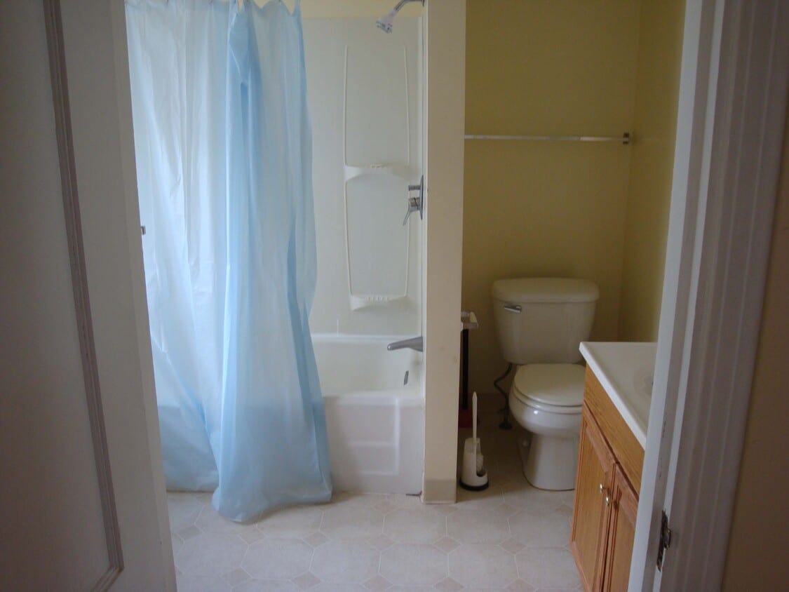Primary Photo - 449 S Evaline St