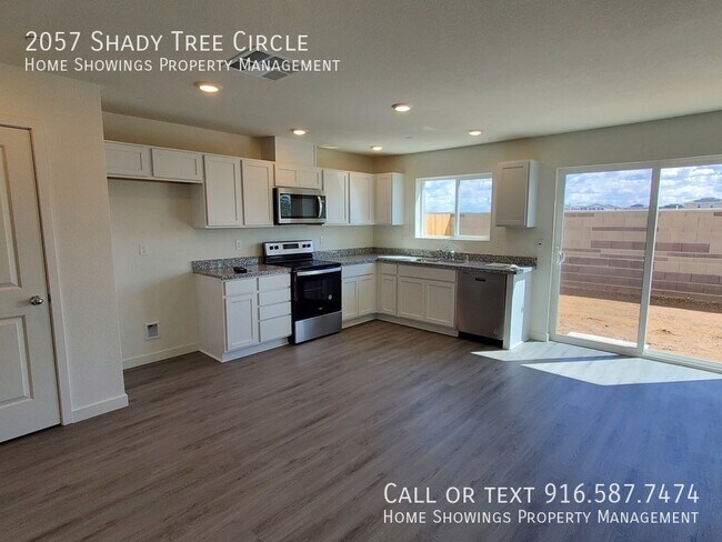 Foto del edificio - 2057 Shady Tree Cir