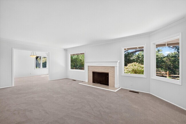 Foto del edificio - 130 Glen Aulin Ln