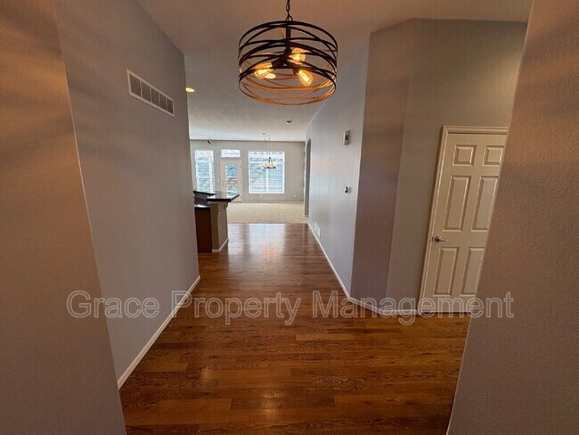 Building Photo - 222 Saxony Rd