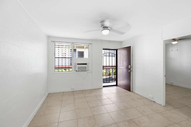 Foto del edificio - Charming 2-Bedroom Apartment in Prime Ala Moana Location – Parking & In-Unit Washer/Dryer!