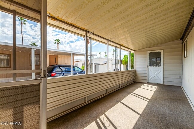 Building Photo - 2650 W Union Hills Dr