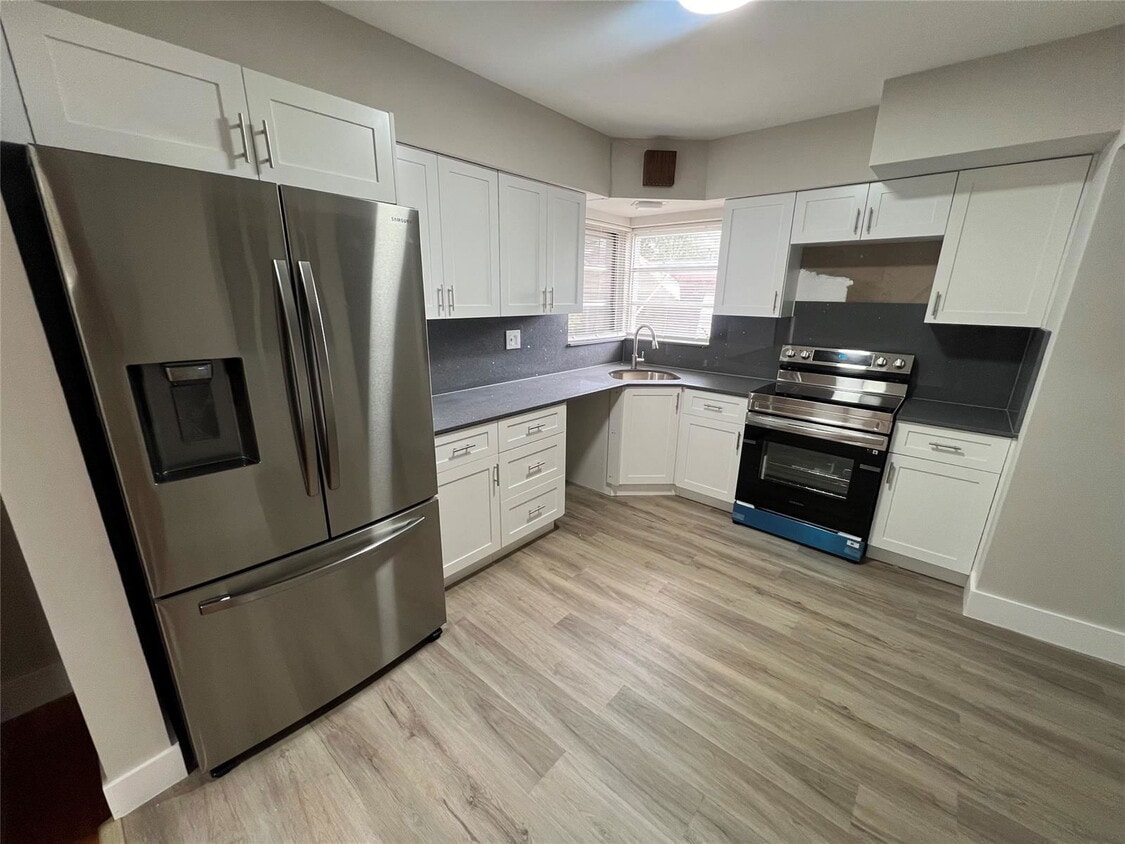 Foto principal - 441 SE 3rd St