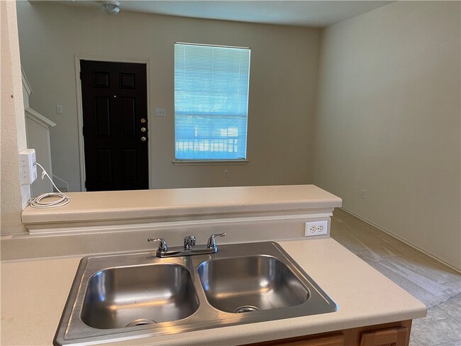 Building Photo - 13929 Cambourne Dr