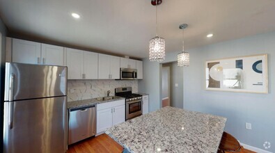Building Photo - 8 Germania St