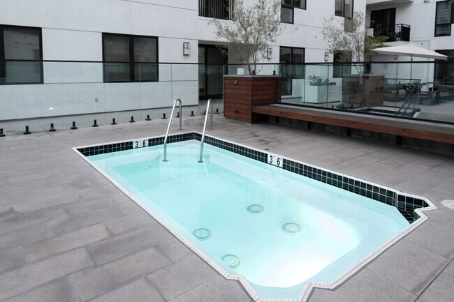 Foto del edificio - 1234 Wilshire Blvd