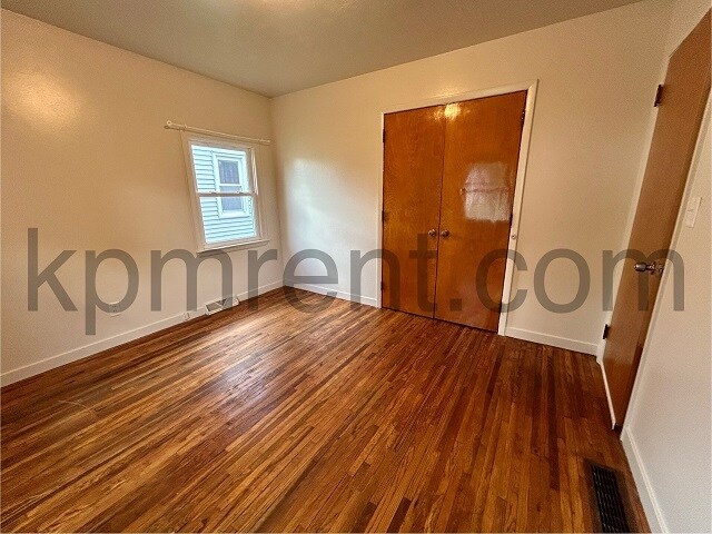 Foto del edificio - 1017 11th Ave SW