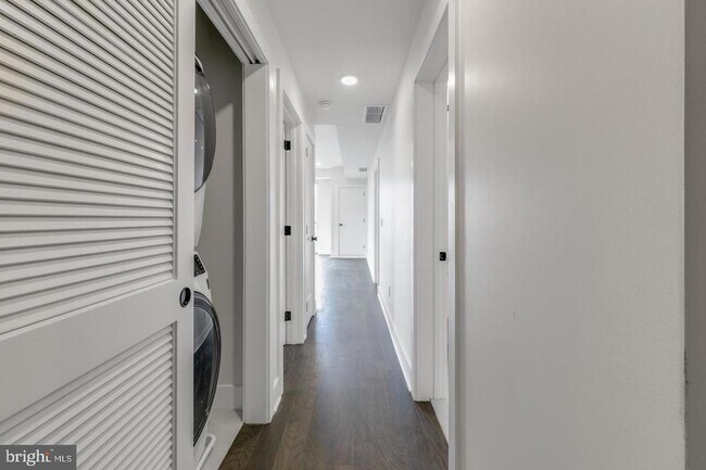 Foto del edificio - 1868 Frankford Ave