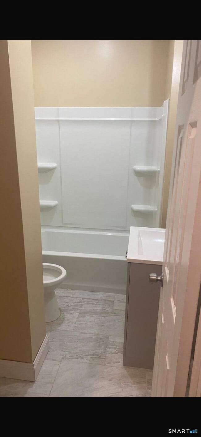 Foto del edificio - 142 Chestnut Ave