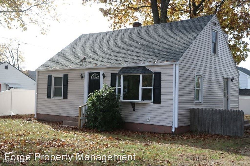 Primary Photo - 4 br, 2 bath House - 90 Spear Rd