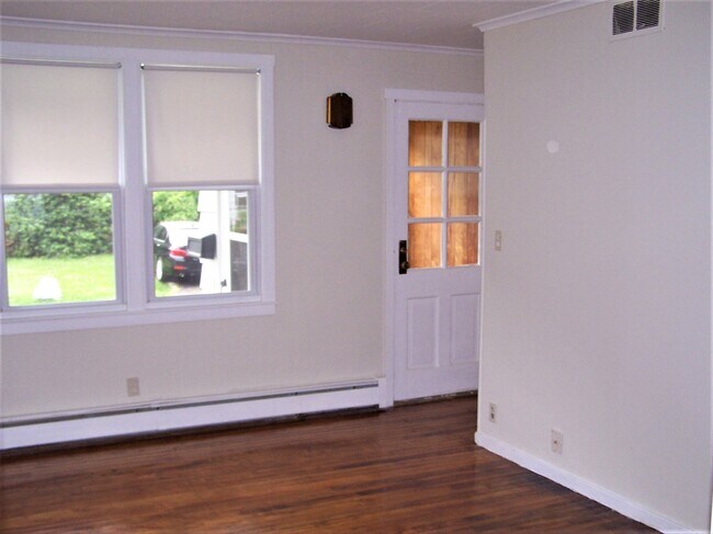 Building Photo - 65 Stuyvesant Ct