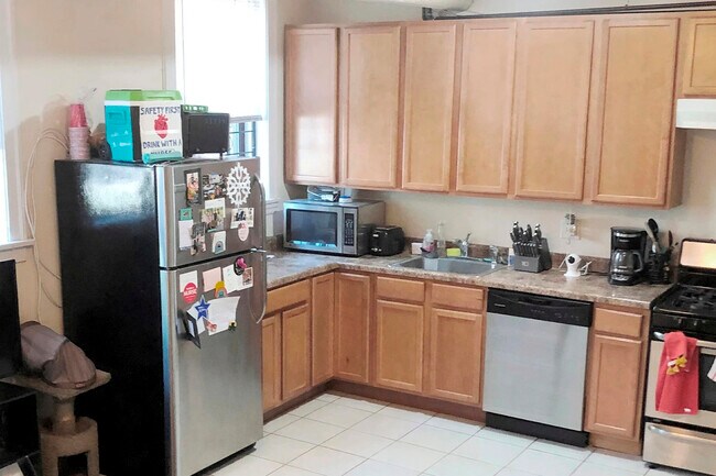 Foto del edificio - 3321 N Lakewood Ave