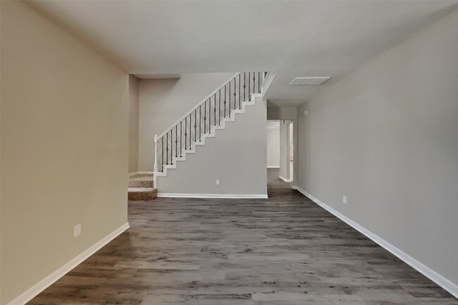 Building Photo - 10011 Storm Meadow Dr