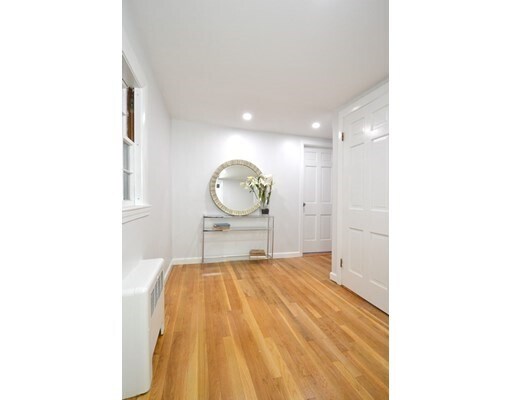 Foto del edificio - 150 Maple St