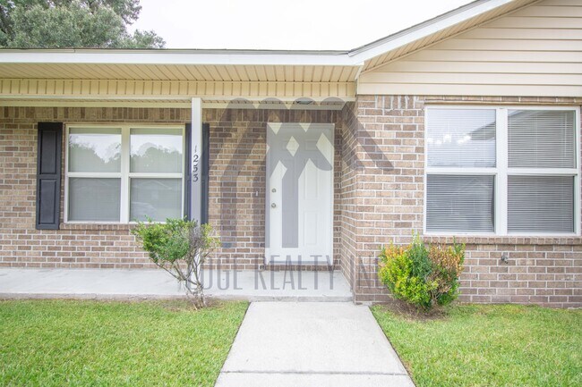 Building Photo - 1253 Roberts Way