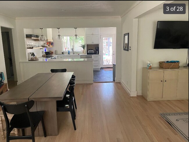 Foto del edificio - 3011 Carlford Cir