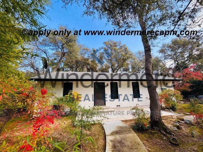 Foto del edificio - Peaceful Granite Bay Retreat on a Wooded Quarter-Acre Lot!