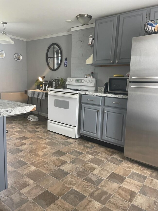 Kitchen - 1011 Main St