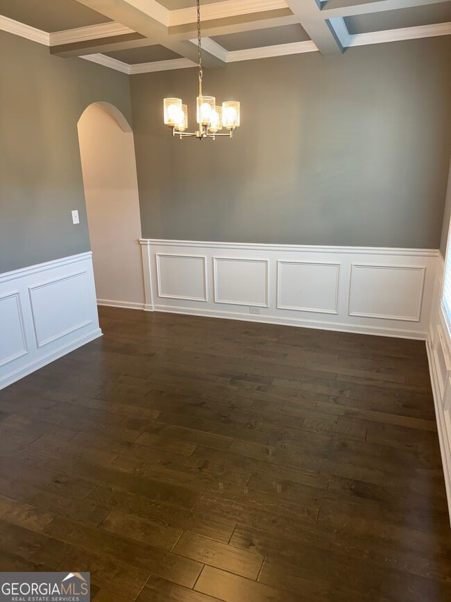 Building Photo - 1082 Victorian Blvd