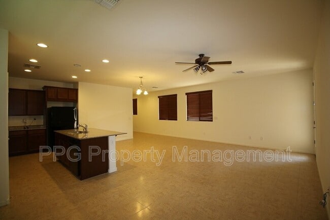 Building Photo - 15349 W Bloomfield Rd