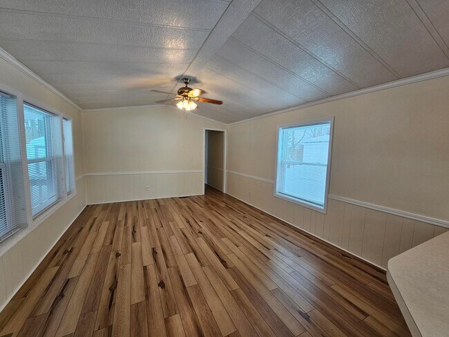 Foto del edificio - 158 Country Rd