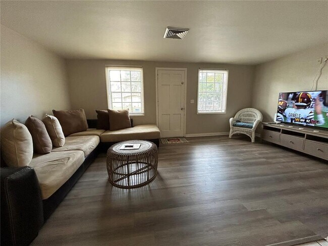 Foto del edificio - 3625 Windham Dr