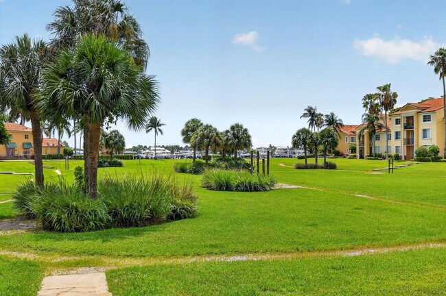 Building Photo - 135 Yacht Club Way
